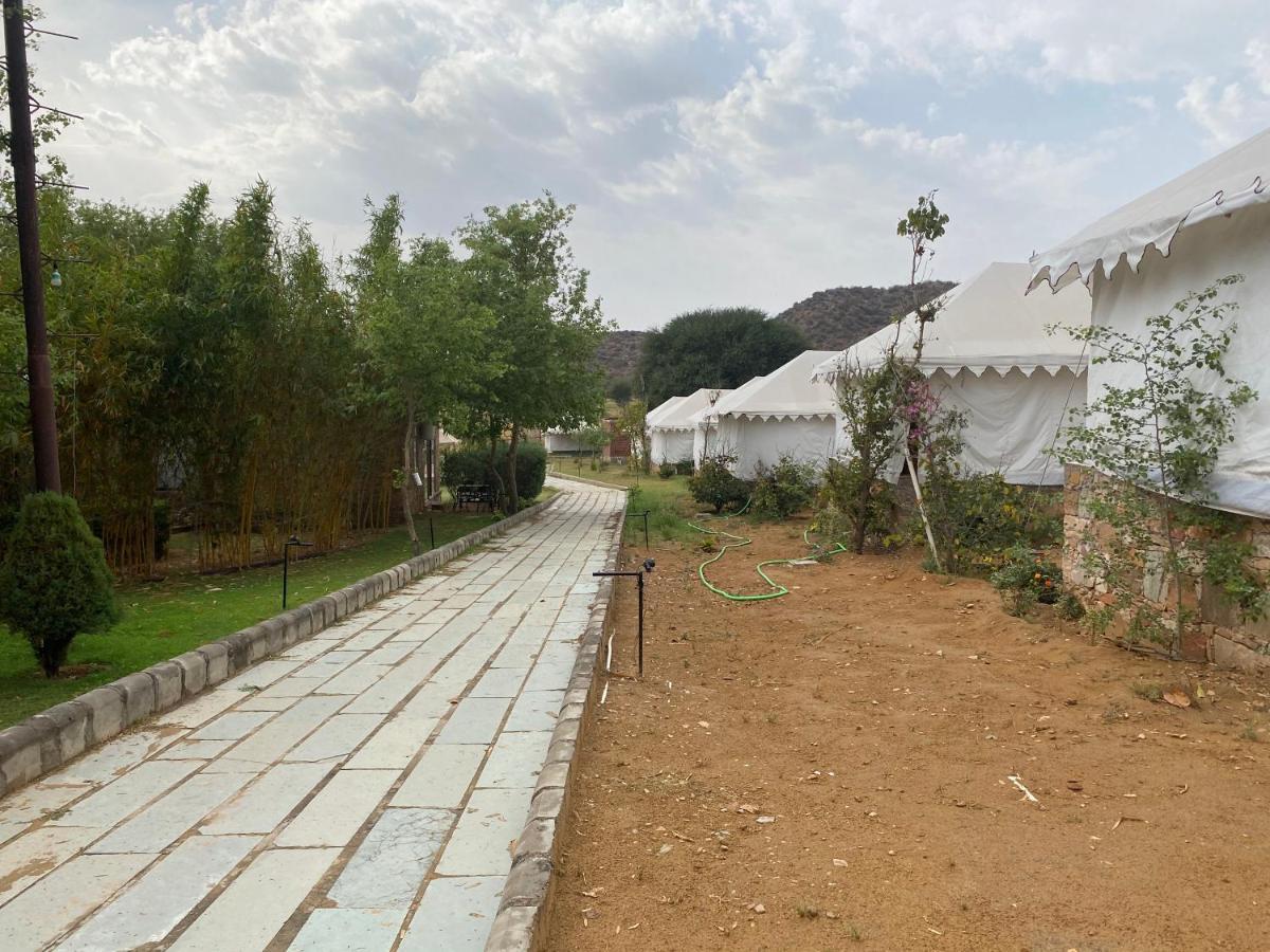 Grass Field Valley Resort Джайпур Екстериор снимка