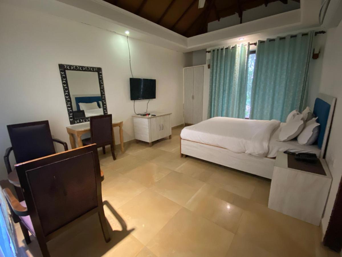 Grass Field Valley Resort Джайпур Екстериор снимка