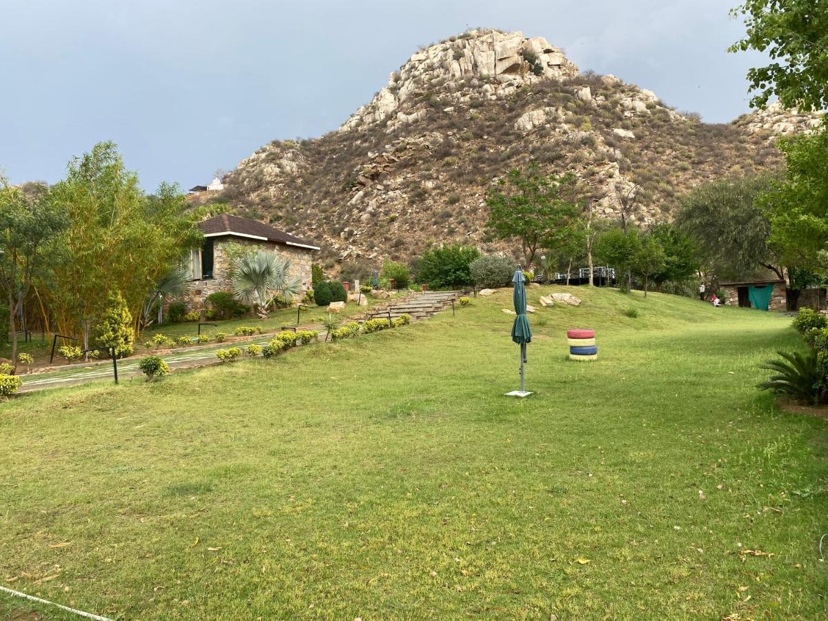 Grass Field Valley Resort Джайпур Екстериор снимка