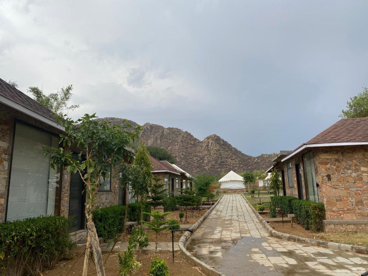 Grass Field Valley Resort Джайпур Екстериор снимка